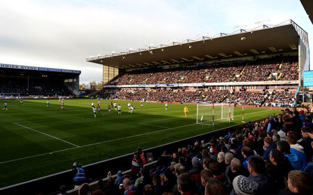 場展現了強 場展現了強